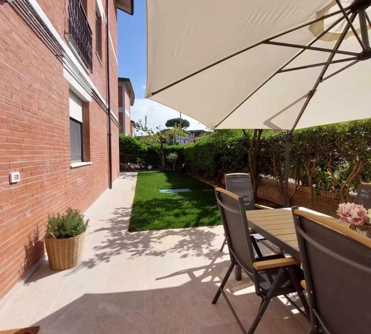 Casa Del Sole Apartments Con Giardino Marina Di Pisa