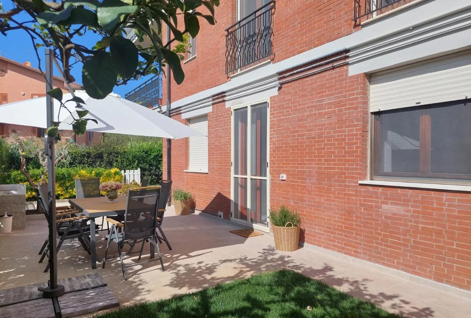 Casa Del Sole Apartments With Garden Marina Di Pisa
